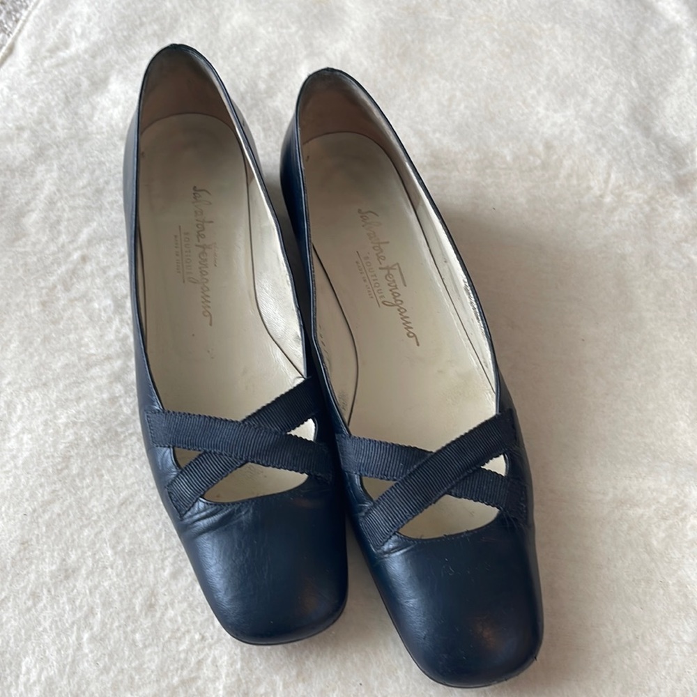 Salvatore Ferragamo black leather pumps with 1”heel. Sz8 AAAA in good condition